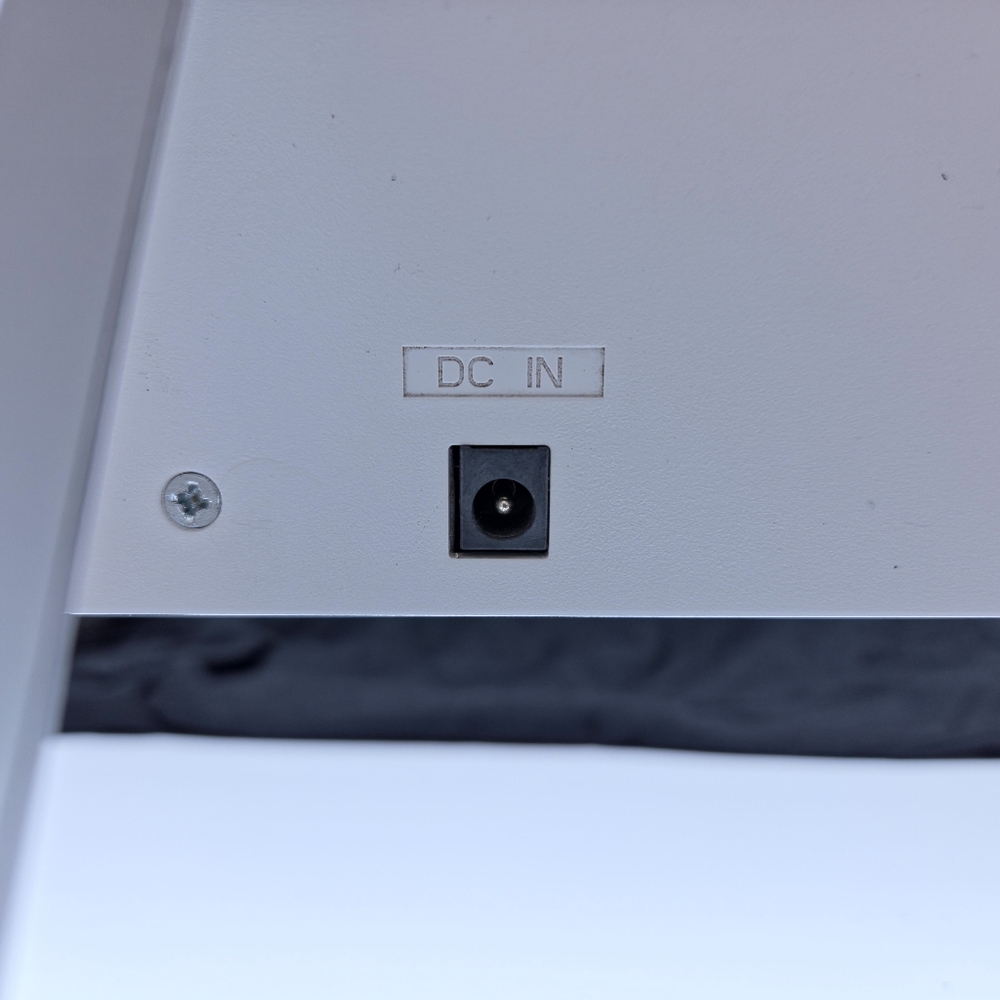 Element Monitor 24" (VGA/DVI) - Great Condition! - Picture 5 of 5